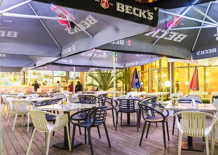 Ξενοδοχείο με διαμερίσματα Admiral Plaza 4*