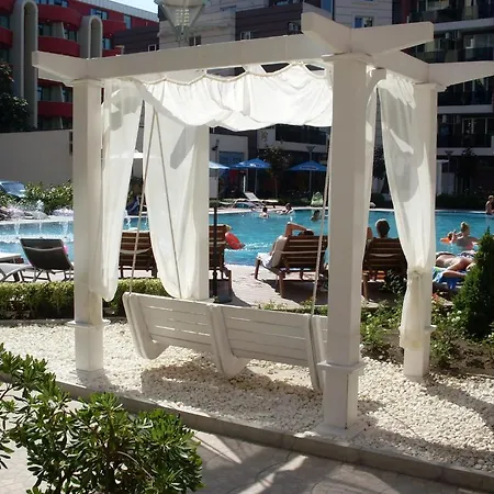 Admiral Plaza 阳光海滩