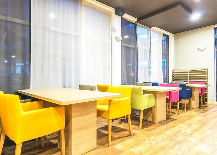 Admiral Plaza Aparthotel