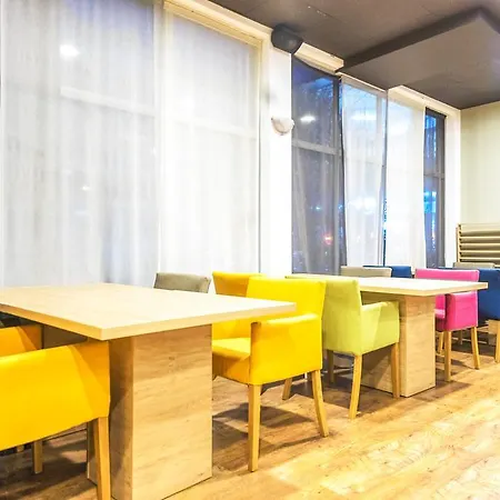 Admiral Plaza Aparthotel